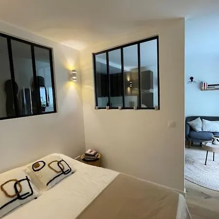 Agreable Et Moderne A Avec Jardin 公寓
